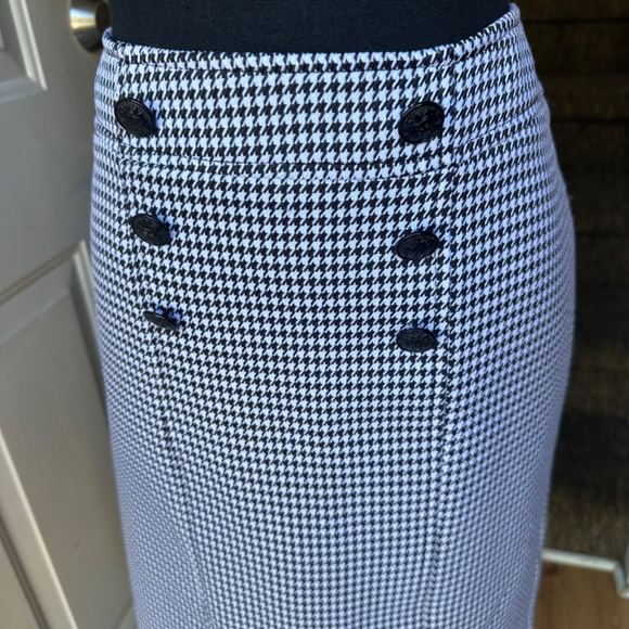 Kasper Black and White Houndstooth Pencil Skirt, Size 4. - Picture 4 of 8